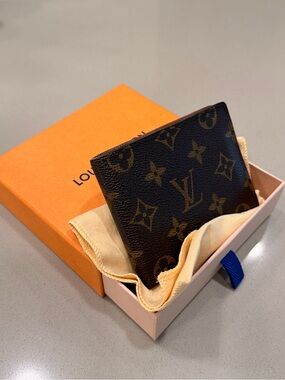 Louis Vuitton Multiple Men’s Wallet in Signature Monogram